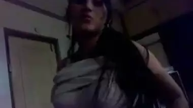 Desi sex scandal video of big boobs Punjabi busty housewife