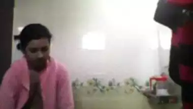 Bangladeshi teen bare MMS costume change clip