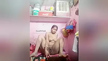 Horny Desi Bhabhi Shows Her Boobs And Masturbating Part 1