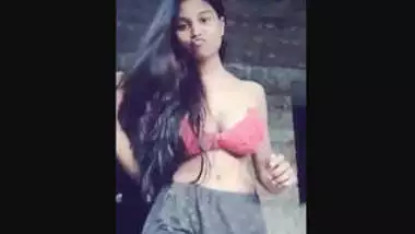 Desi hot girl showing her nude