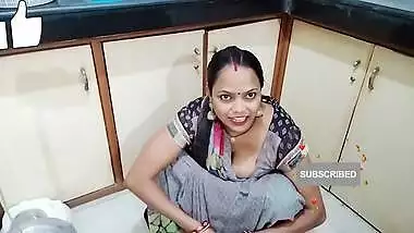 seema saroj bending to show boobs