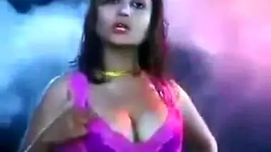 Desi girl hot dance