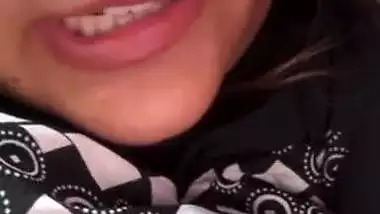 Man enjoys Pakistani video call sex with a milf from Karachi