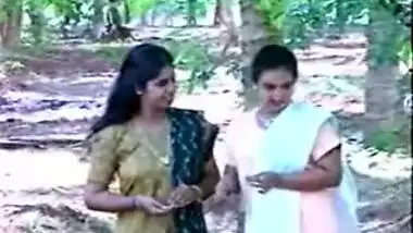 Indian Lesbian enjoying (B-Grade actress Roshini)unseen