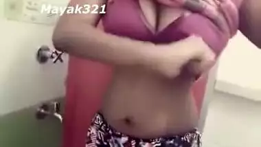 CHECK NUDE BOOBS OF INDIAN GF
