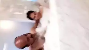 Mature Indian lawyer blowjob sex with client in bathtub