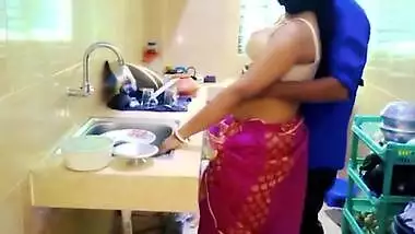 Fucked My Step Sister At Kitchen And Cum In Pussy