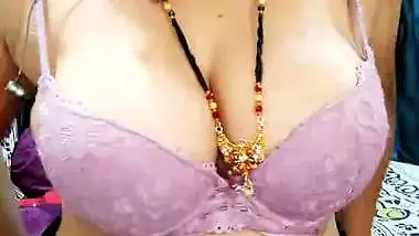 Desi sexy bhabhi live hot boobs showing