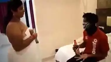 Indian woman fuck with delivery boy