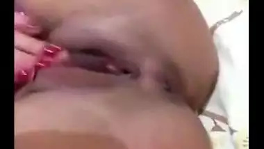 Naked aunty masturbating for her fans