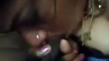 Drunk Tamil bitch gives a XXX blowjob to her new boyfriend close-up