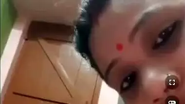 Booby Dehati Village Wife Showing Her Naked Big Boobs Video