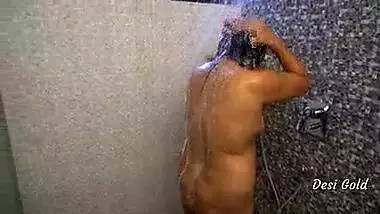 Hot Indian Desi Bhabhi Nude Bathroom Scene