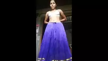 indian village girl showing pussy and ass
