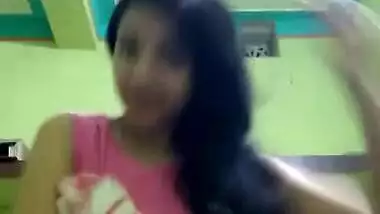 Beautiful desi girl show her boob and pussy