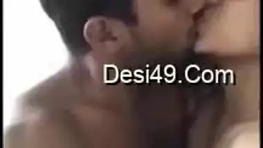 Bearded Desi hubby XXX kisses his pretty wife before having sex