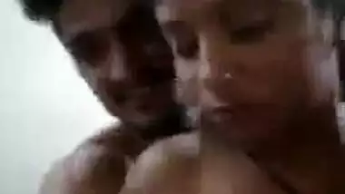 Amateur Desi Topless hotty giving a kiss her bf in selfie video