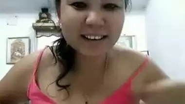 Desi sexy XXX model show her big boobs on web cam