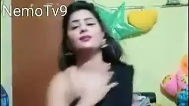 bigo priyanka seduce too much show navel armpit transparent saree dance