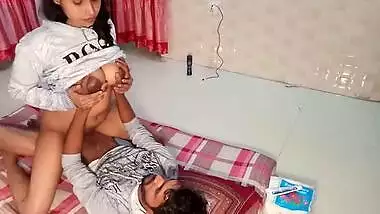 Bearded Desi man thrusts erect cock into sister's cunt in MMS vid