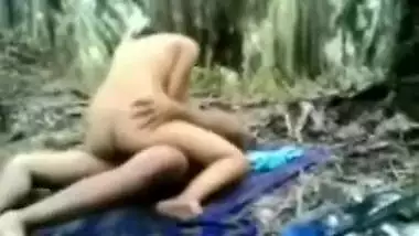 Indian Hot Lovely girlfriend fucked hard in the forest - Wowmoyback