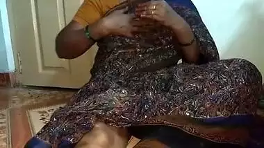 Real Indian big boobs aunty