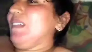 Desi lady takes a huge dick and moans in Punjabi porn