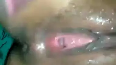Indian teen sex video of a sexy 18 yr old girl with her BF