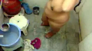Desi aunty nude bath capture
