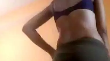 Sexy Indian girl Shows her Nude Body