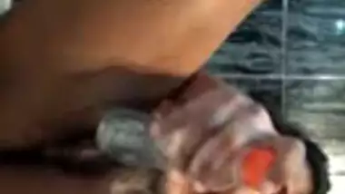 Horny bitch masturbating pussy with bottle video MMS