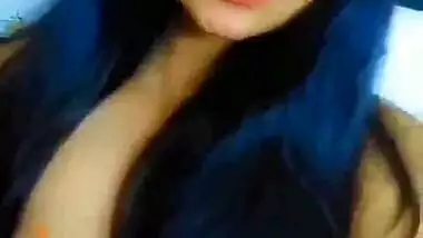 Cute horny college girl nude pussy fingering