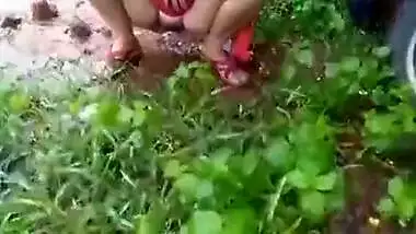 Desi Milf Outdoor Pissing Videos Compilation