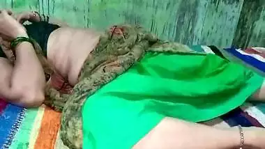 My cute step sister invited me for fucking when her family members were sleeping,full hindi sex video