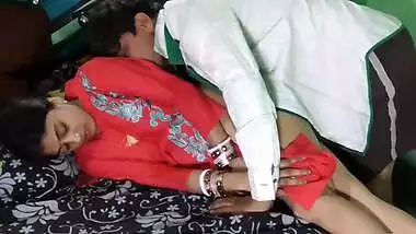 XXX macho in shirt satisfies his Desi sister-in-laws' pussy in her bed