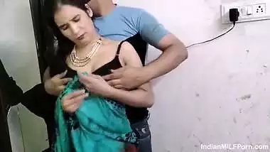 Skinny Indian MILF Bhabhi Sex