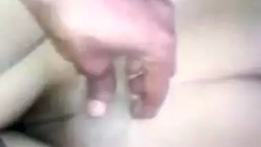 XXX lovelace fucks Desi virgin for the first time in homemade MMS clip