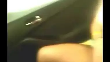 Desi Pune auntie’s masturbation in car during night