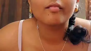 Mallu girlfriend in bra naked small boobs show
