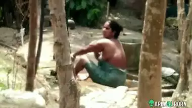 Indian busty aunty taking bath outdoor full nude, caught hidden cam