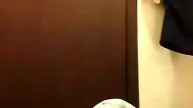 Tamil nude bath video shot in a hotel room