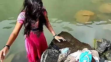 Mumbai Ashu In Sex In Water Public Place Hard Fucking