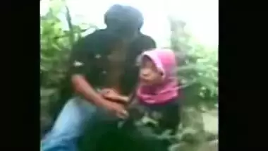 Desi sex video of nepali teen couple outdoor