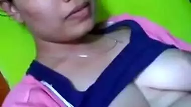 Chesty Desi girl with big XXX nipples has nice solo sex in her room