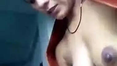 Horny Indian Aunty Showing Wet Hairy Pussy