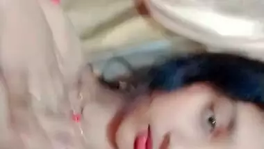 Gorgeous college girl boobs show viral MMS