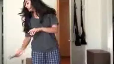 Nude Bangla girl MMS sex video shot by this Bangla girlâ€™s bf