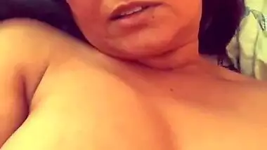 Chubby Pakistani pussy porn video for aunty lovers