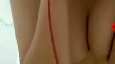 Northeast girl topless viral video recording MMS