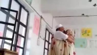 Desi head master fuck urdu teacher school affair caught mms